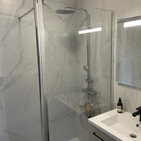Appartement 3p Climatise Avec Piscine